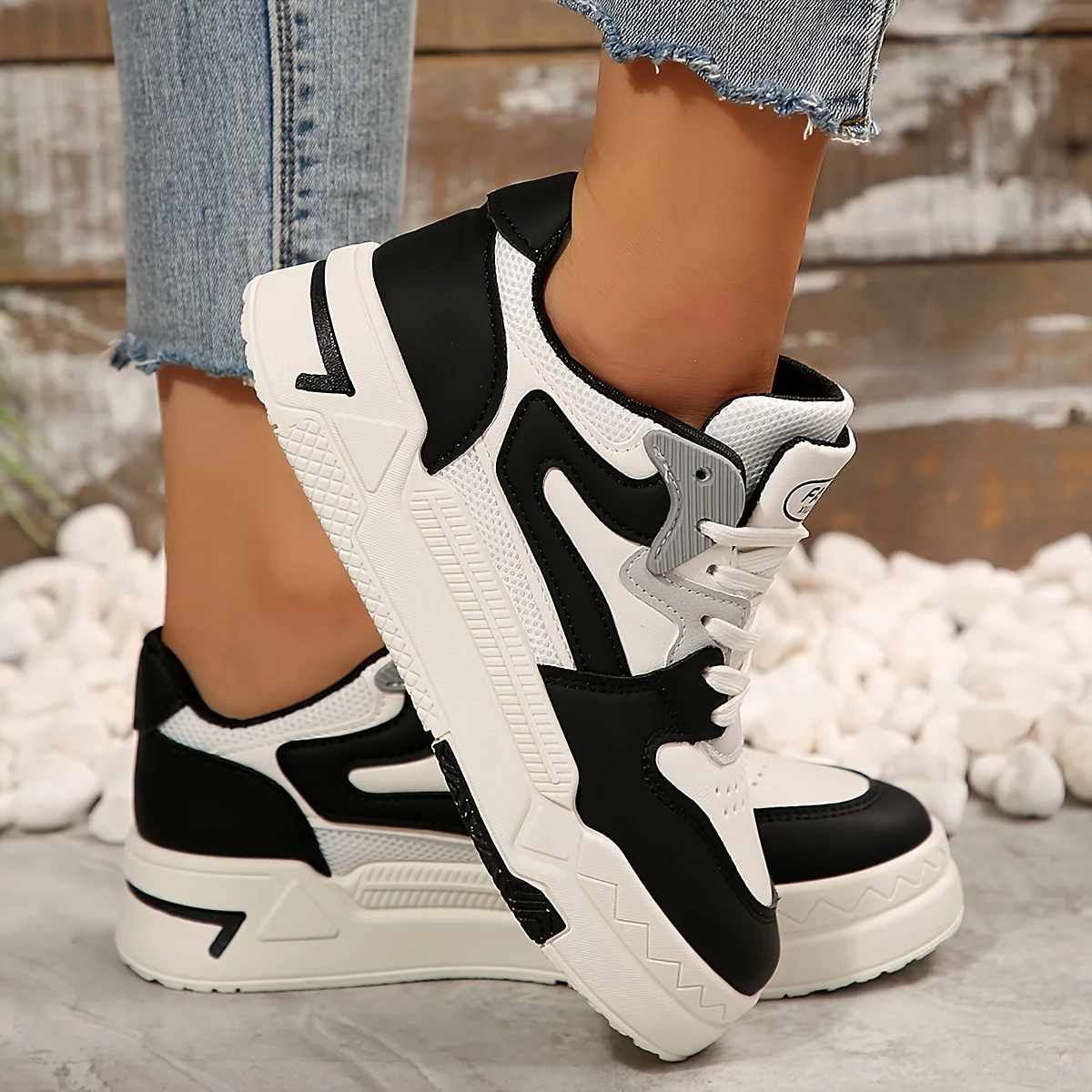 Zapatillas de deporte de moda, zapatos blancos y negros transpirables para mujer, todas las estaciones, ropa informal y deportiva, estilo Ins de moda