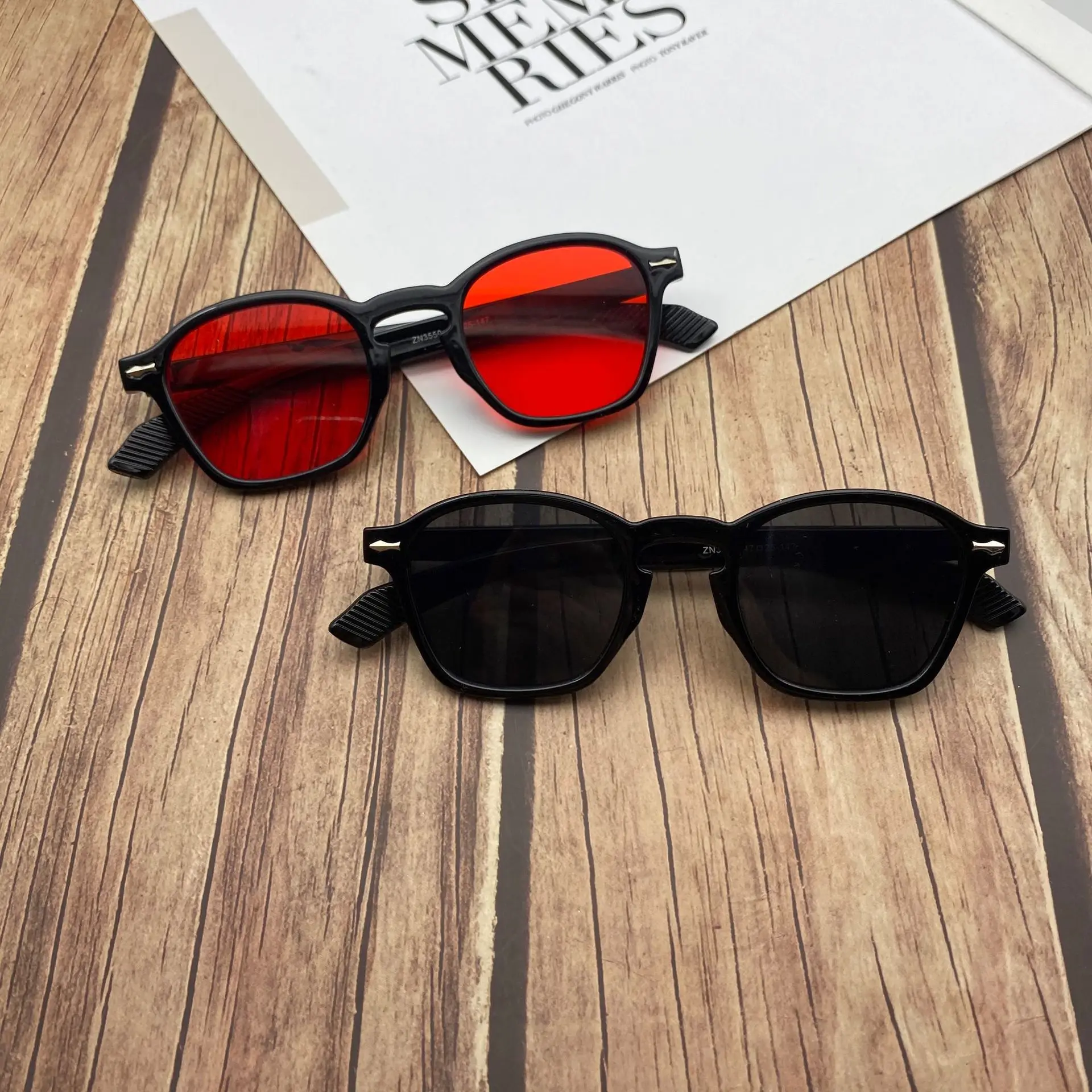 Gafas de sol cuadradas a la moda para mujer, gafas de sol de lujo amarillas y rojas, decoración Vintage, remaches, gafas redondas para conductor, gafas de sol para hombre UV400 para mujer Gafas de sol cuadradas a la moda para mujer, gafas de sol de lujo amarillas y rojas, decoración Vintage, remaches, gafas redondas para conductor, gafas de sol para hombre UV400 para mujer