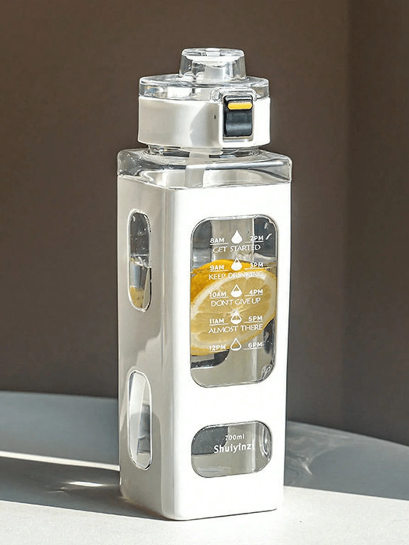 1 botella de agua deportiva blanca de 700 ml, taza para sorber port&aacute;til. &iexcl;Adecuado para deportes al aire libre, ciclismo y transporte!