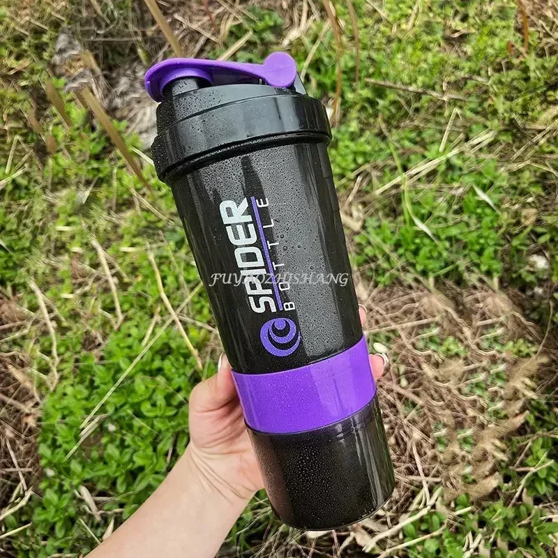 Botella coctelera de 3 capas, taza para mezclar prote&iacute;nas, taza de agua deportiva para Fitness, botellas de agua de pl&aacute;stico a escala de 550ml con caja de medicina