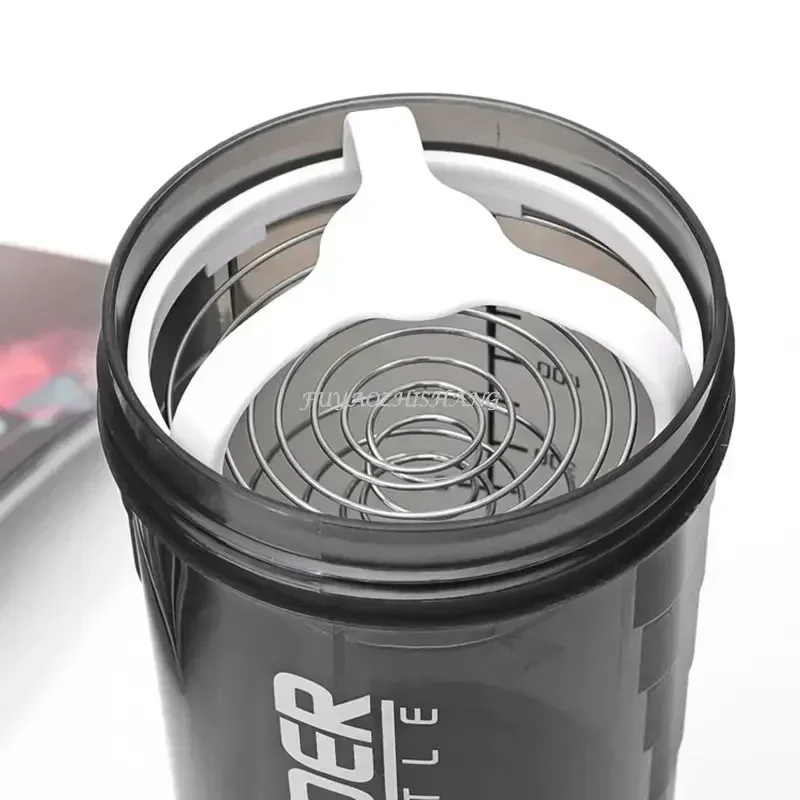 Botella coctelera de 3 capas, taza para mezclar prote&iacute;nas, taza de agua deportiva para Fitness, botellas de agua de pl&aacute;stico a escala de 550ml con caja de medicina