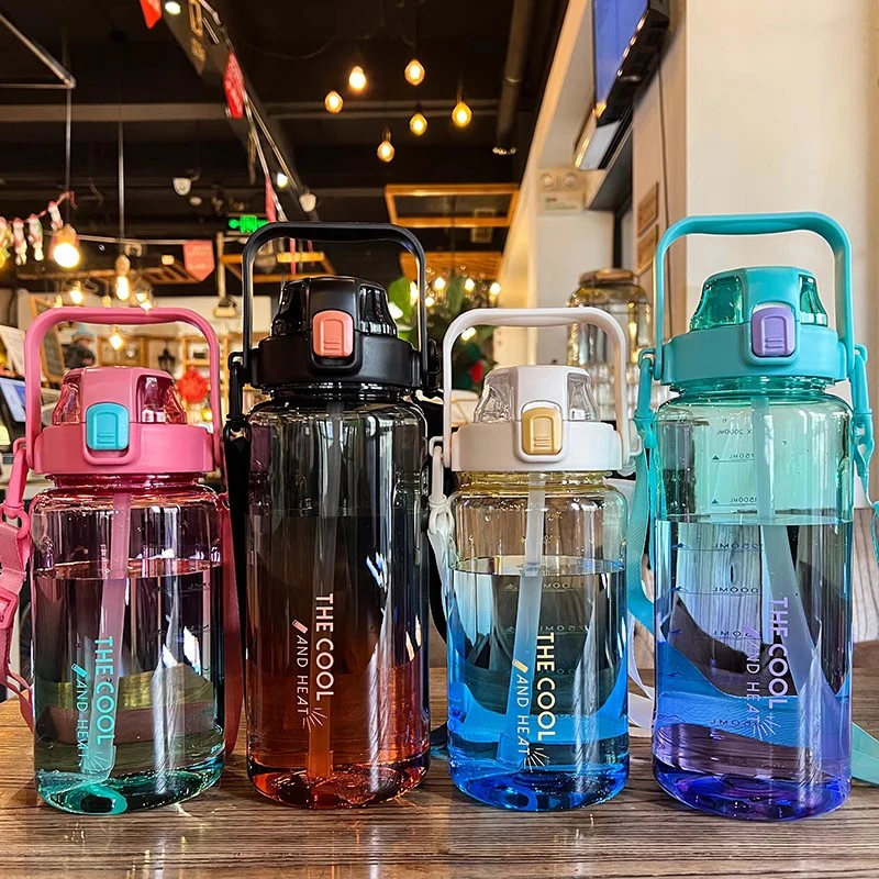 Botella de agua de 1.5/2 litros, botella deportiva de pl&aacute;stico port&aacute;til con correa de pajita, vaso grande para gimnasio, viaje, botella de jugo, libre de BPA