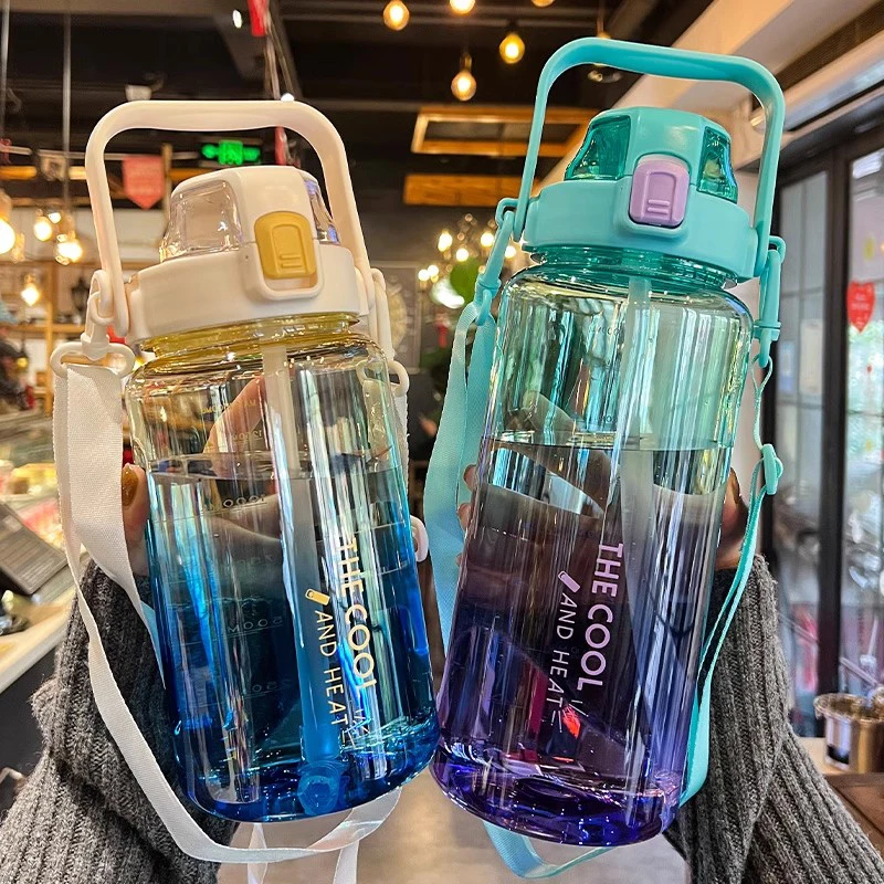 Botella de agua de 1.5/2 litros, botella deportiva de pl&aacute;stico port&aacute;til con correa de pajita, vaso grande para gimnasio, viaje, botella de jugo, libre de BPA