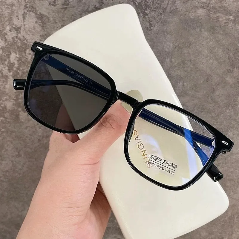 Gafas fotocrom&aacute;ticas 2 en 1 para hombre, gafas de sol con montura transparente cuadrada anti ultravioleta, gafas elegantes cl&aacute;sicas y sencillas a la moda